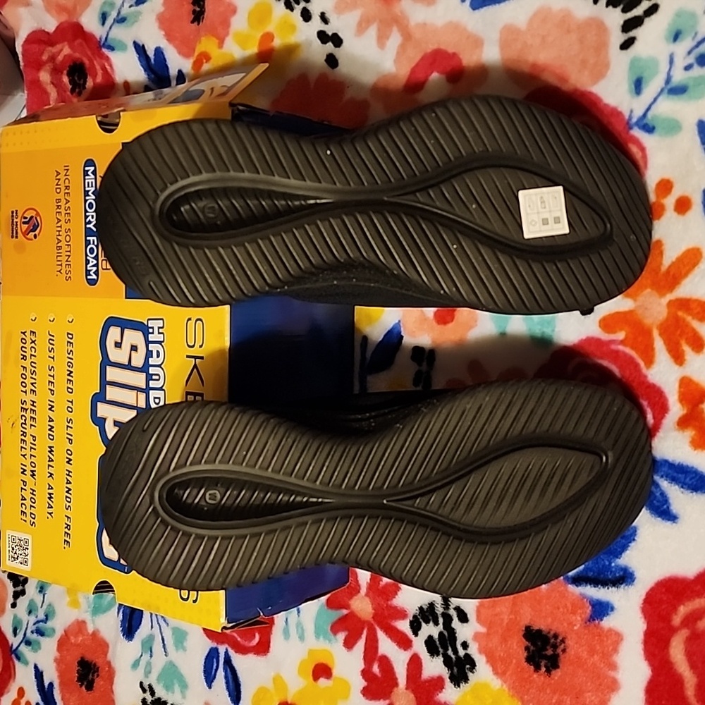 MES New In Box Skechers Slip-Ins - Picture 5 of 5